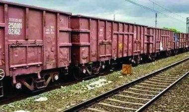 एम कॉम की छात्रा ने मालगाड़ी के सामने कूद कर दी जान, युवक गिरफ्तार