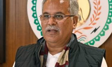 छत्तीसगढ़ सरकार के खिलाफ संविदा कर्मचारियों का अनोखा प्रदर्शन, वादे याद दिलाने के लिए निकालेगी बारात