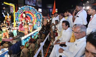 सीएम बघेल जयस्तंभ चौक में झाँकी समारोह में हुए शामिल