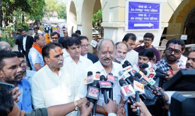 बृजमोहन - मूणत ने शुभ मुहूर्त में दाखिल किया नामांकन।