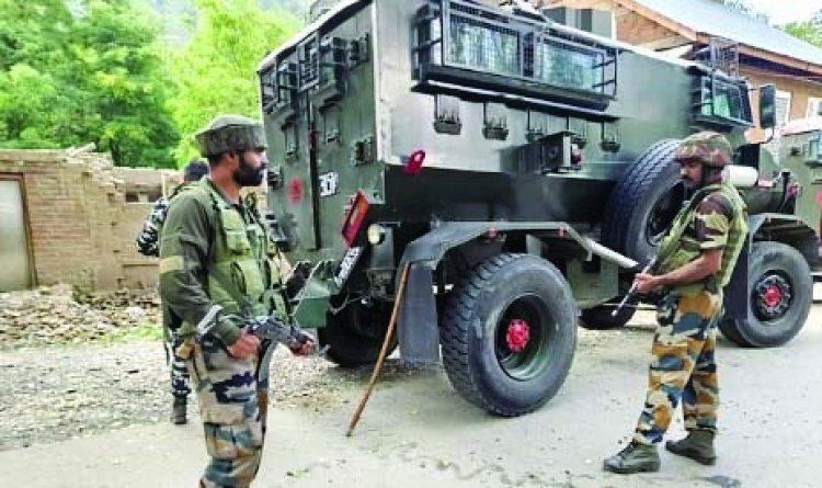 कश्मीरी पंडित का हत्यारा अबरार समेत दो आतंकी ढेर