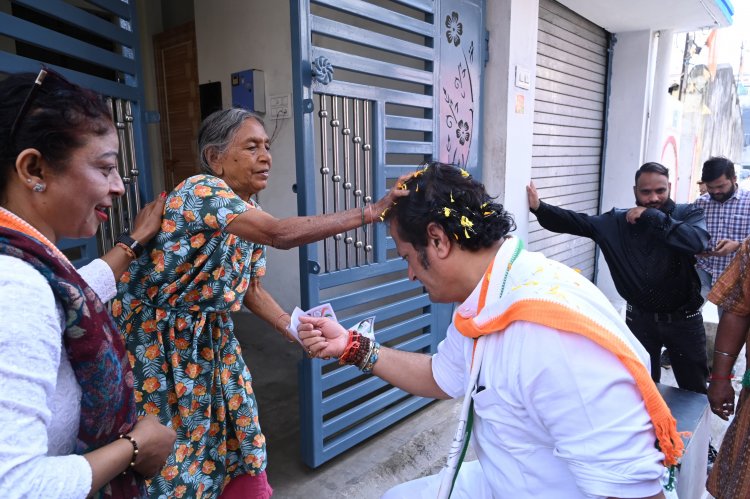 रायपुर पश्चिम विधायक विकास उपाध्याय के जन वंदन यात्रा का जगह हुआ भव्य स्वागत