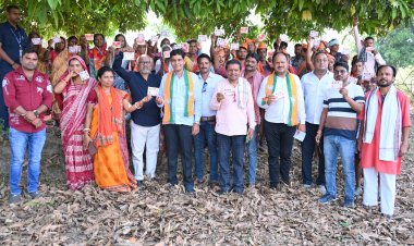 सुंदरगढ़ उड़ीसा में राजस्व मंत्री टंक राम वर्मा का धुंआधार प्रचार