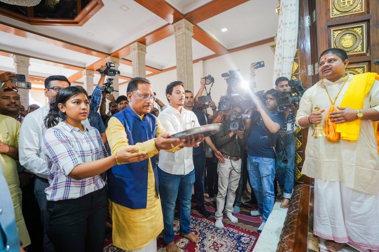 मुख्यमंत्री विष्णु देव साय ने किए प्रभु श्री राम के दर्शन, जनता से की मतदान की अपील