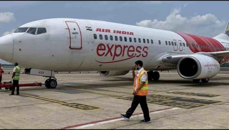 एयर इंडिया ने 25 कर्मचारियों को किया निष्कासित, 100 से ज्यादा उड़ने प्रभावित