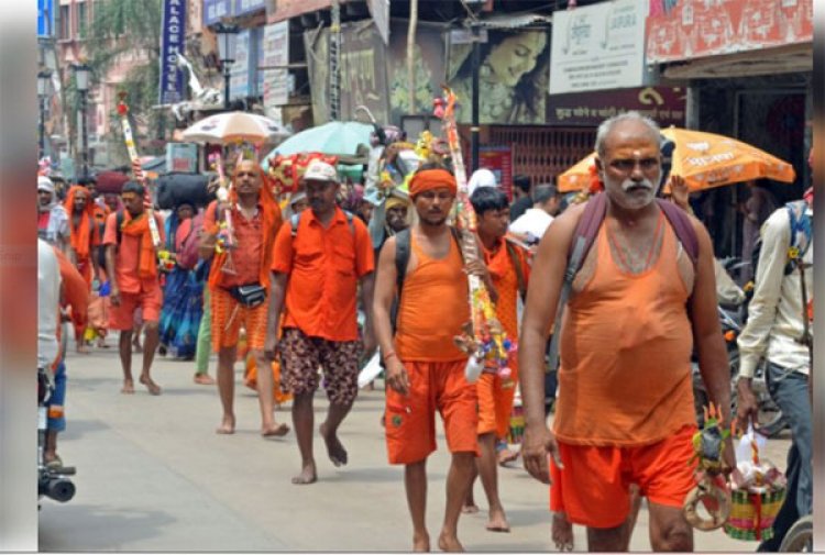 यूपी सरकार ने कांवड़ यात्रा के दौरान हथियारों के प्रदर्शन पर रोक लगाई