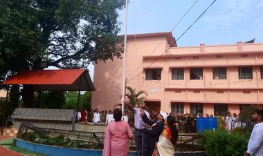 होली क्रास इंग्लिश मीडियम विधालय घोलेंग में 78 वाॅ स्वतंत्रता दिवस हर्षोल्लास के साथ मनाया गया।