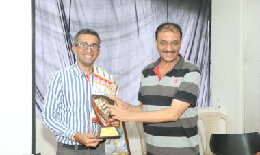 डॉ. वृषोत्तम साहू ने बस्तर संभाग के राज्य संरक्षित स्मारकों तथा भारतीय पुरातत्व सर्वेक्षण रायपुर के डॉ. हैग्रीव परिहार ने केंद्र संरक्षित स्मारकों और उनके संरक्षण के विषय में प्रतिभागियों को जानकारी दी