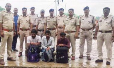 महासमुंद  लाखों रुपए के अवैध शराब के साथ तीन तस्कर गिरफ्तार