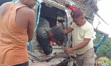 दो ट्रकों में भिड़ंत, एक चालक की मौत