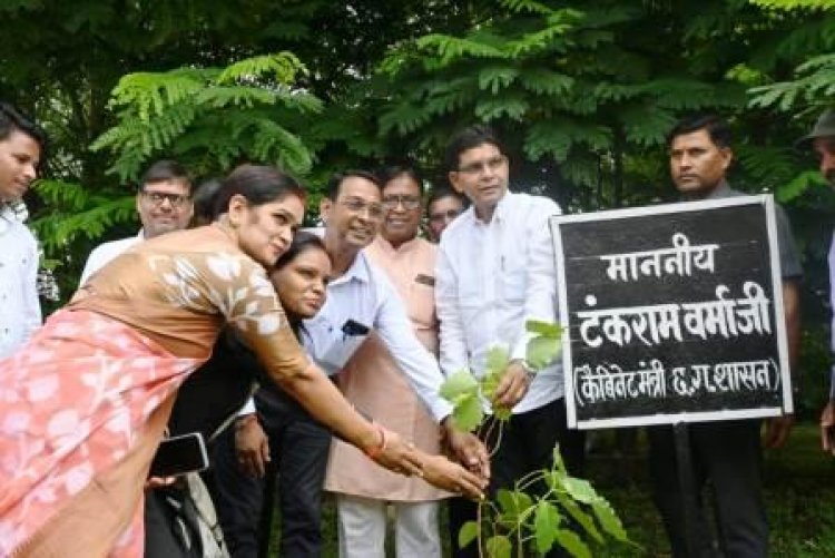 राजस्व मंत्री टंकराम ने ‘एक पेड़ मां के नाम अभियान’ अंतर्गत पीपल पेड़ का किया रोपण