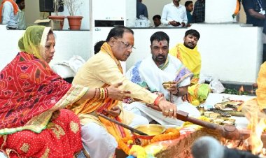 मुख्यमंत्री ने नवा रायपुर स्थित नए मुख्यमंत्री निवास में किया गृहप्रवेश