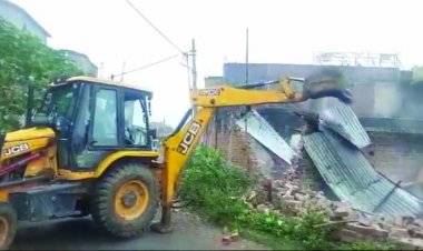 आरक्षक की पत्नी और बेटी की निर्मम हत्या करने वाले आरोपी के संपत्ति...