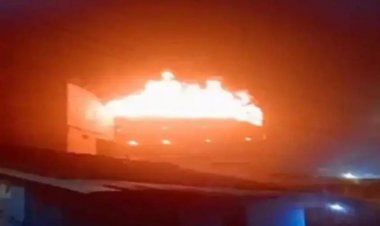 कांकेर  रॉकेट से एक घर में लगी भीषण आग, 10 सिलेंडर ब्लास्ट