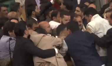 जम्मू-कश्मीर विधानसभा में बवाल, 370 के मुद्दे पर पक्ष-विपक्ष में भिड़ंत