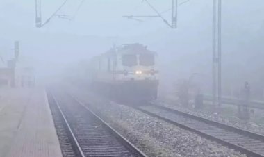 कोहरे ने रोका रेलव का पहिया: दिल्ली आने वाली ये 12 ट्रेनें लेट