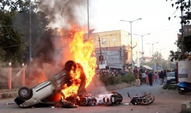 दो मंत्रियों और तीन विधायकों के घरों पर हमला, इंटरनेट सेवा बंद, लगा कर्फ्यू