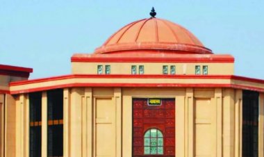 हाईकोर्ट से इस वकील के खिलाफ दर्ज FIR किया निरस्त, जज ने कहा-केवल राय देने या रिपोर्ट तैयार करने से वकील को दोषी नहीं ठहराया जा सकता