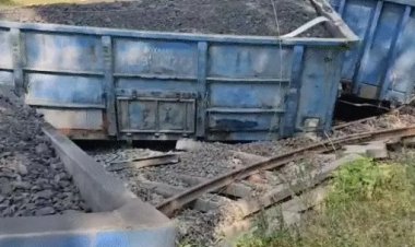 छत्तीसगढ़ में बड़ा रेल हादसा, पटरी से उतरे कोयले से लोड मालगाड़ी के 23 डब्बे