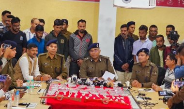 गैंती गैंग का पर्दाफाश: चोरी के 25 मामलों में शामिल 11 आरोपी गिरफ्तार, सोना-चांदी सहित 35 लाख का माल जब्त