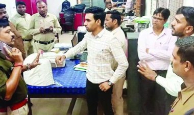 थाने के बगल में स्थित मुख्य डाकघर से  गैस कटर से तिजोरी काट 6.68 लाख रुपए की डकैती