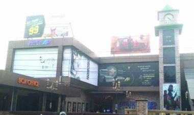 भिलाई  दुर्ग जिले में टॉकीज के गार्ड को बंधक बनाकर लाखों रुपए की लूट