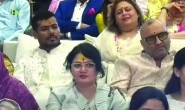 महादेव सट्‌टा प्रमोटर के बुलावे पर पं. प्रदीप मिश्रा दुबई पहुंचे कथा सुनाने