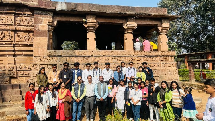 नवीन शासकीय महाविद्यालय माना के छात्रो ने देव बलौदा शैक्षणिक भ्रमण कर प्राचीन इतिहास की जानकारी हासिल किया l