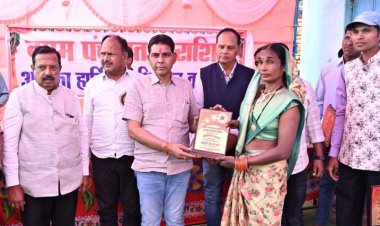 निर्माण के साथ विकास के कार्यों को प्राथमिकता दे रही सरकार : टंक राम वर्मा