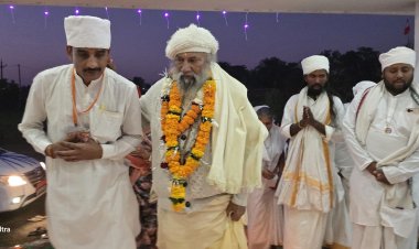 सद्विप्र समाज सेवा एवं सद्गुरु कबीर सेना के संस्थापक सद्गुरु स्वामी कृष्णानंद जी महाराज के नगर आगमन पर भव्य शोभायात्रा