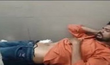 Uttar Pradesh  पेट दर्द से परेशान था युवक, खुद कर डाला यूट्यूब देखकर अपना ऑपरेशन, अब अस्पताल में भर्ती