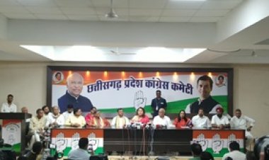 कांग्रेस के सोशल मीडिया विभाग अध्यक्ष एवं राष्ट्रीय प्रवक्ता सुप्रिया श्रीनेत की पत्रकार वार्ता