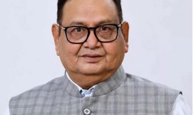 रायपुर  प्रदेश कांग्रेस कमेटी के कोषाध्यक्ष सहित तीन लोगों के खिलाफ गैरजमानती वारंट जारी