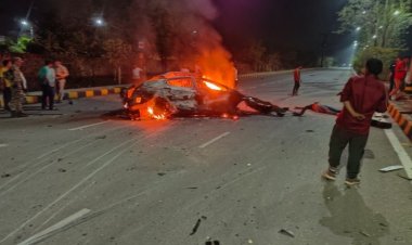 रायपुर  स्ट्रीट पोल में जा भिड़ी अनियंत्रित कार, जिंदा जला युवक