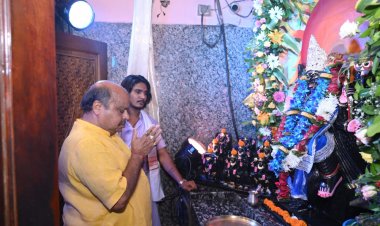 शनि जयंती के पावन अवसर पर उत्तर विधायक पुरंदर मिश्रा ने की पूजा-अर्चना  शनि मंदिर, हनुमान चौक मंडी गेट पंडरी रायपुर में हुआ भव्य आयोजन