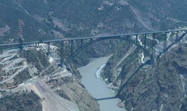 पीएम मोदी ने किया चिनाब रेलवे ब्रिज का उद्घाटन, अब कश्मीर से कन्याकुमारी तक सीधे चलेगी ट्रेन