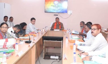 सरकारी मेडिकल कॉलेज बनें जनता की पहली पसंद : स्वास्थ्य मंत्री जायसवाल