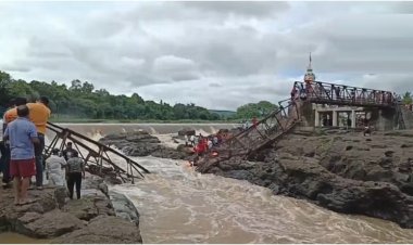 इंद्रायणी नदी पर बना लोहे का पुल ढहा: 2 की मौत, 32 घायल...