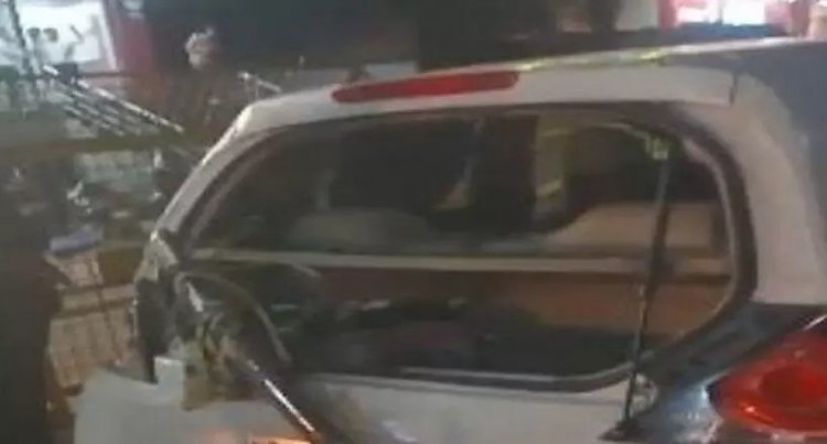 रायपुर ट्रैफिक जवानों को तेज रफ्तार पिकअप ने मारी टक्कर, एक का हाथ और दूसरे का पैर टूटा