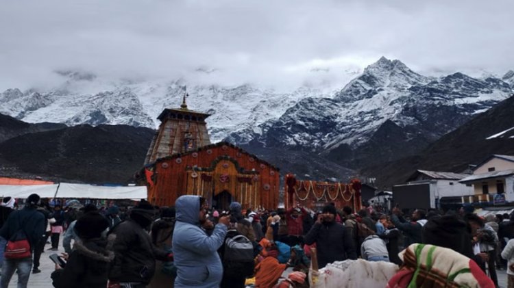 भारी बारिश के चलते चार धाम यात्रा 24 घंटों के लिए स्थगित