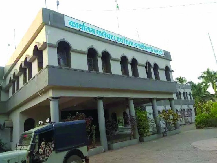 धमतरी  जनदर्शन में हंगामा: युवक ने खुद पर पेट्रोल डालकर की आत्महत्या की कोशिश, आवास योजना को लेकर था नाराज़