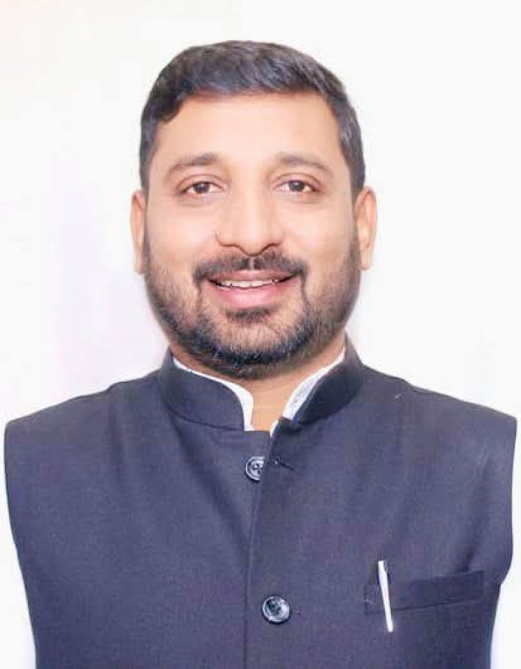 छत्तीसगढ फुटबॉल चैंपियंस लीग प्रतियोगिता 3 अक्टूबर से...  प्रदेश के 10 शहरों के नाम से बनेगी फ्रेंचाइज टीमें, नीलामी के आधार पर होगा खिलाड़ियों का टीमों में चयन