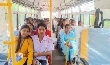 निःशुल्क बस सेवा शुरू, कॉलेज छात्रों ने खुशी जाहिर की