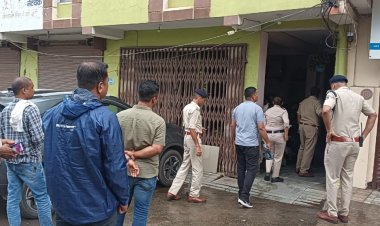रायपुर पुलिस की बड़ी कार्रवाई: 100 सदस्यीय टीम का छापा, 1 गिरफ्तार, 20 पर कार्रवाई
