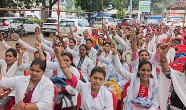 हड़ताली NHM कर्मचारियों पर सरकार सख्त: नो वर्क-नो पे के बाद अब बर्खास्तगी की चेतावनी