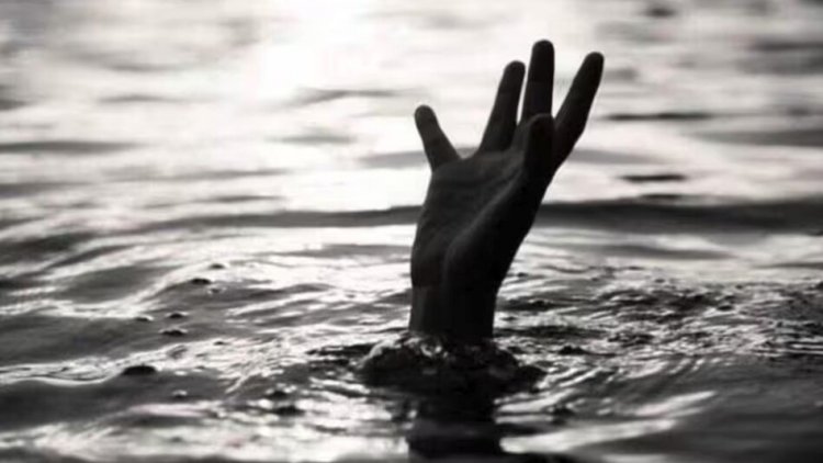 गंगा नदी में नाव पलटी: 31 लोग थे सवार, 4 युवक डूबे, 1 शव बरामद...