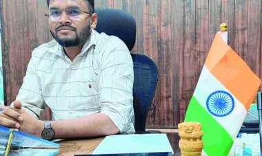 बालोद  महिला आरक्षक के साथ दुष्कर्म और आर्थिक शोषण, FIR दर्ज होने के 17 दिन बाद भी आरोपी डिप्टी कलेक्टर पुलिस की गिरफ्त से बाहर