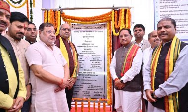 छत्तीसगढ़ जीरो पावर कट स्टेट से अब मुफ्त बिजली की ओर : मुख्यमंत्री श्री विष्णु देव साय  मुख्यमंत्री ने नवा रायपुर में संयुक्त पावर कंपनीज मुख्यालय भवन की रखी आधारशिला  एक पेड़ माँ के नाम अभियान में किया वृक्षारोपण  रजत जयंती वर्ष पर साझा की 25 वर्षों की विकास यात्रा