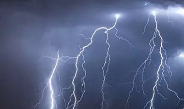 स्कूल के मैदान में बिजली गिरने से छात्र की मौत