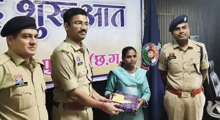 गरियाबंद में 8 लाख की इनामी महिला नक्सली ने किया आत्मसमर्पण